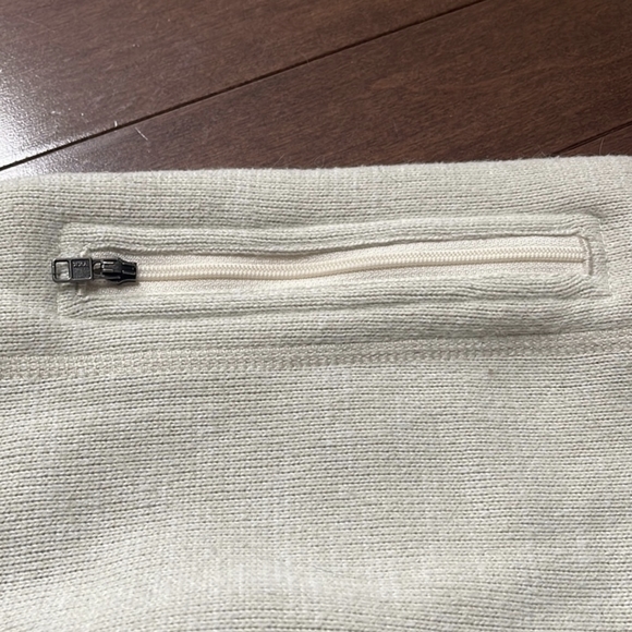 Patagonia Better Sweater Quarter Zip - Like New! - Picture 4 of 6